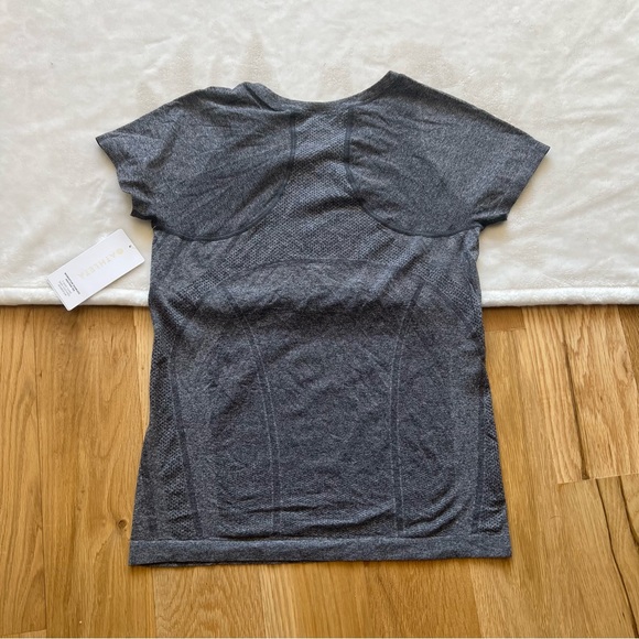 Athleta Momentum Seamless Short Sleeve Tee Shirt NWT Size L Heather Gray - Picture 4 of 7